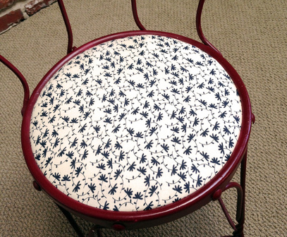 Easy Tutorial for Fixing Up Old Chairs with Spray Paint and New Fabric