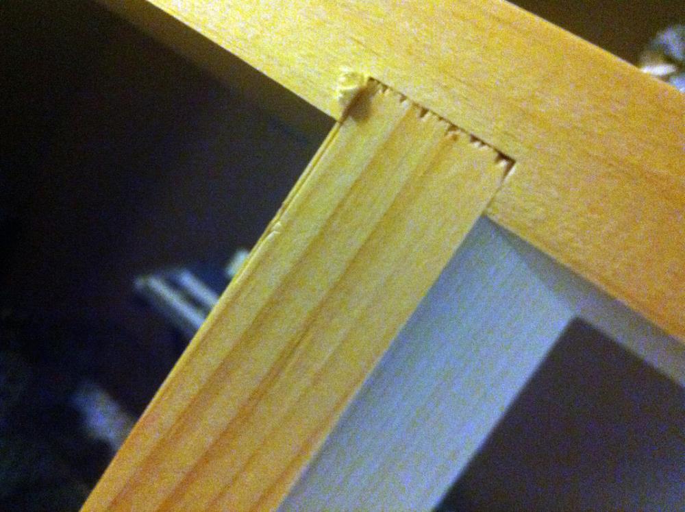 Using dado joints for building a DIY Built-In Bookshelf