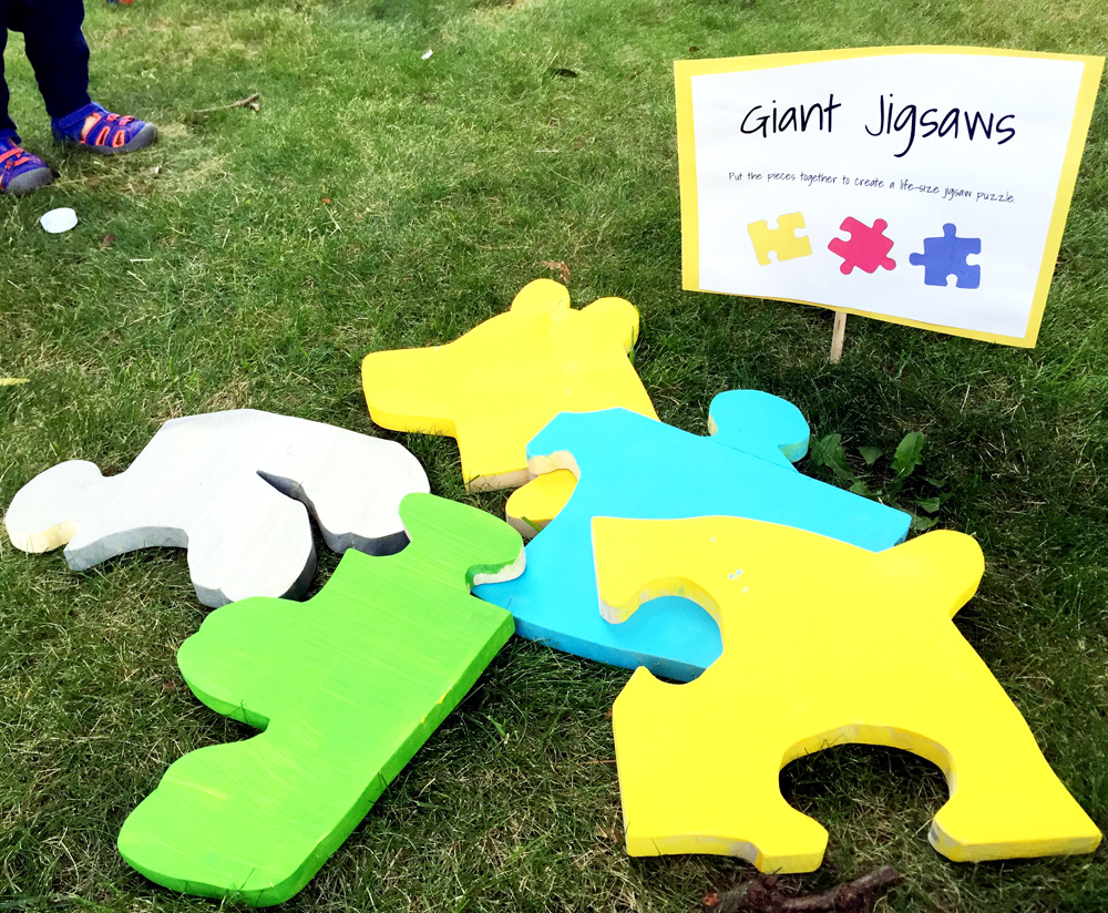How to Make a Giant Wooden Jigsaw Puzzle - Easy Puzzle Party Ideas